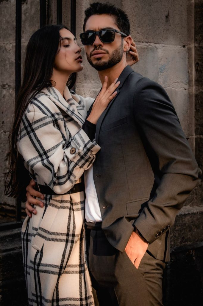 Couple enlacé