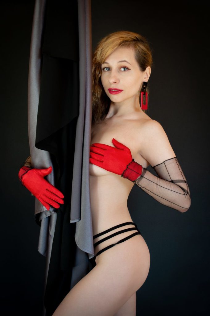 Jeune femme séduisante